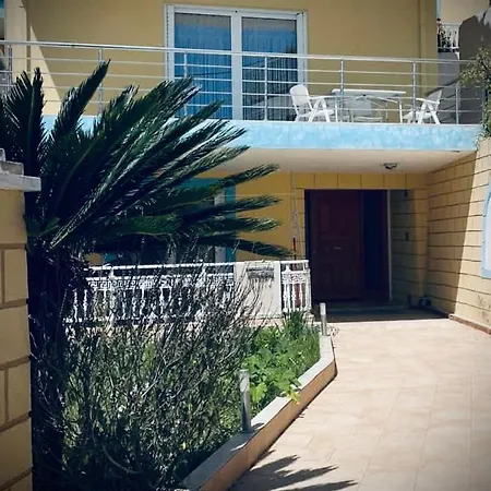 Sea Breeze Apartman Finikúnda